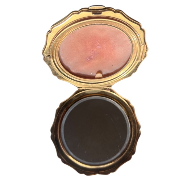 Vintage Stratton Gold Tone Metal Compact With Victorian Courting Couple Design, - Picture 4 of 7